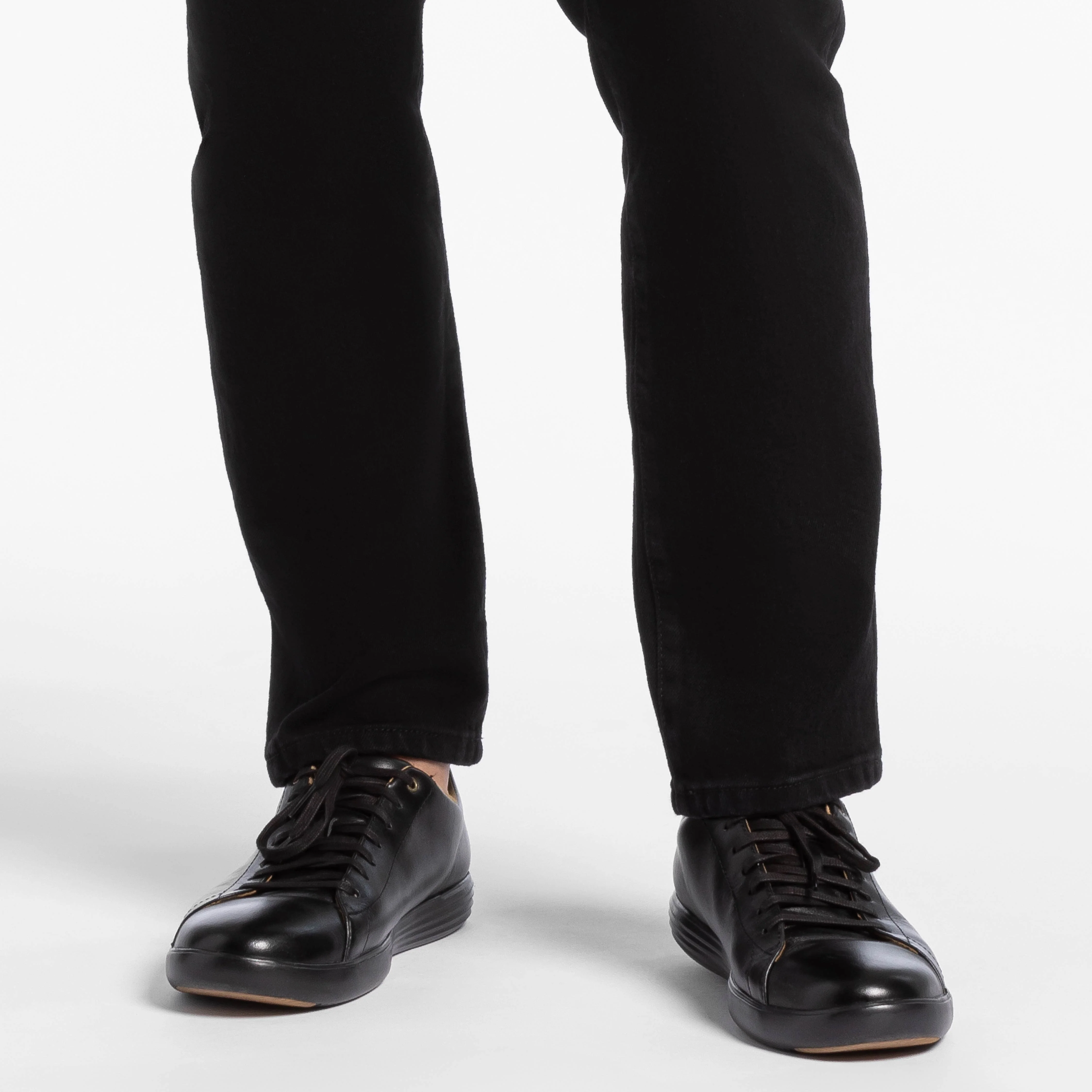 Classic Black Bull Denim Jeans - Image 5