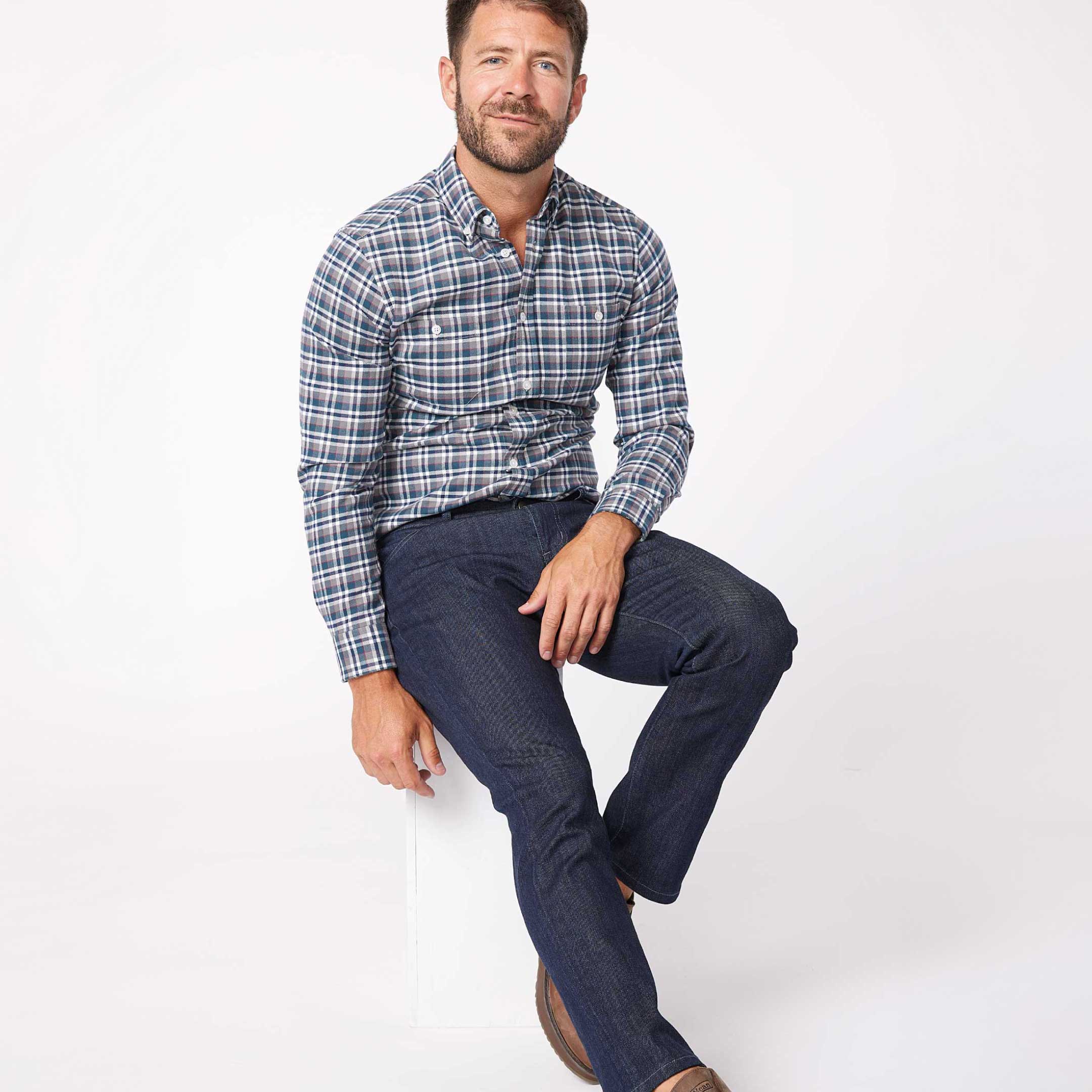 Indigo Wash Essential Jeans - Image 5